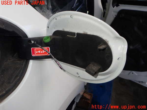 2UPJ-9233531690]BMW 116i E87(UE16)フューエルリッド 中古_2