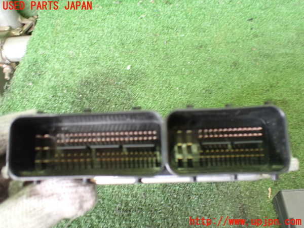 2UPJ-9233536110]BMW 116i E87(UE16)エンジンコンピューター 中古 DME_3