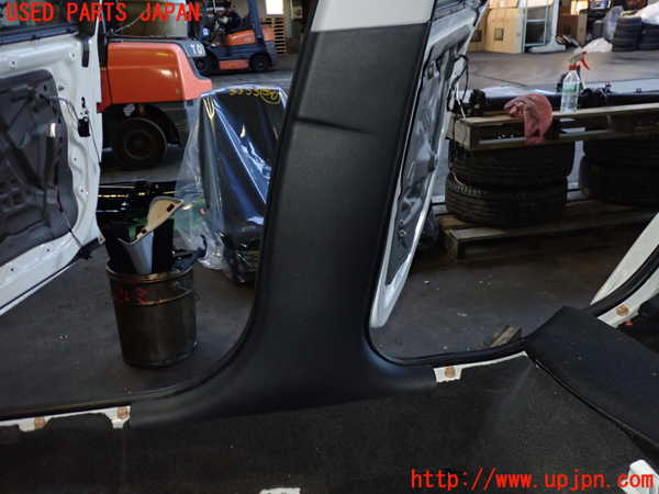 2UPJ-9233537665]BMW 116i E87(UE16)右センターピラートリム 中古_3