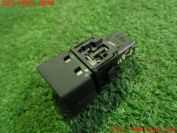 2UPJ-9233546290]ノート e-POWER NISMO(HE12)ハザードスイッチ 中古_2