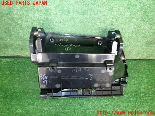2UPJ-9233547516]ノート e-POWER NISMO(HE12)グローブボックス1 中古_3