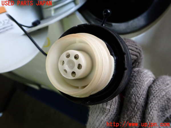 2UPJ-9233551690]CR-Z(ZF1)フューエルリッド 中古_3