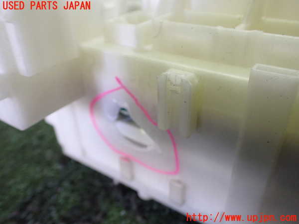 2UPJ-9233556741]CR-Z(ZF1)ヒューズボックス1 中古_4