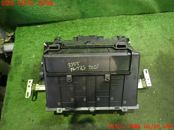 2UPJ-9233557516]CR-Z(ZF1)グローブボックス1 中古_3