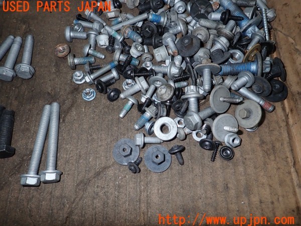 3UPJ=9233560720]ベンツ A180(169032 W169)ネジ・ナット・ステー類 セット ジャンク_5