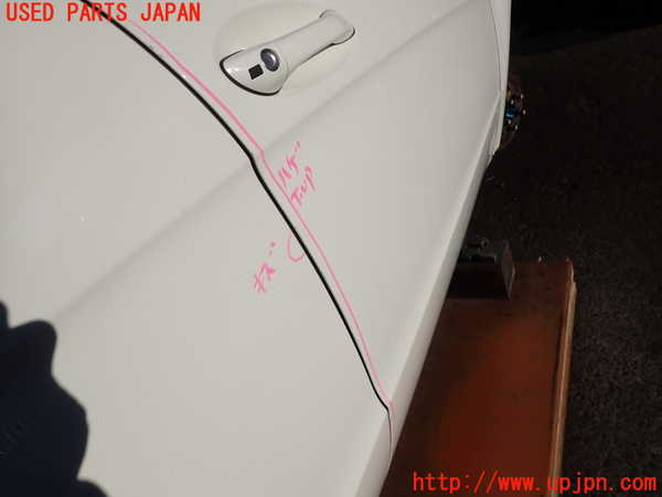 2UPJ-9233561230]ベンツ A180(169032)(169)右前ドア 中古(43R-001582 M324)_2