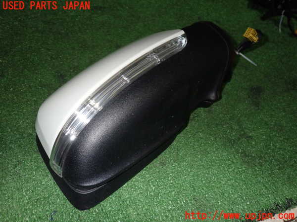 2UPJ-9233561210]ベンツ A180(169032)(169)右ドアミラー 中古_2