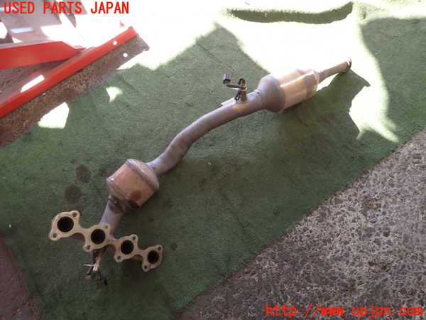 2UPJ-9233562041]ベンツ A180(169032)(169)エキマニ1 触媒 マニバーター 中古_4