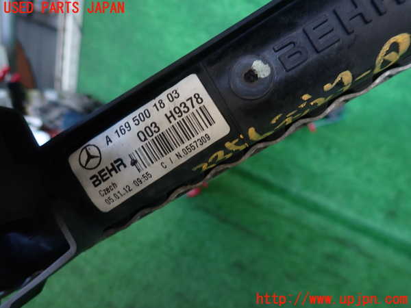 2UPJ-9233562321]ベンツ A180(169032)(169)ラジエーター1 中古_2