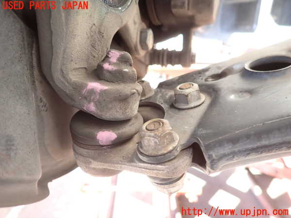 2UPJ-9233564290]ベンツ A180(169032)(169)右フロントナックルハブ 中古_3