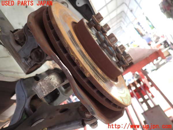 2UPJ-9233564295]ベンツ A180(169032)(169)左フロントナックルハブ 中古_2