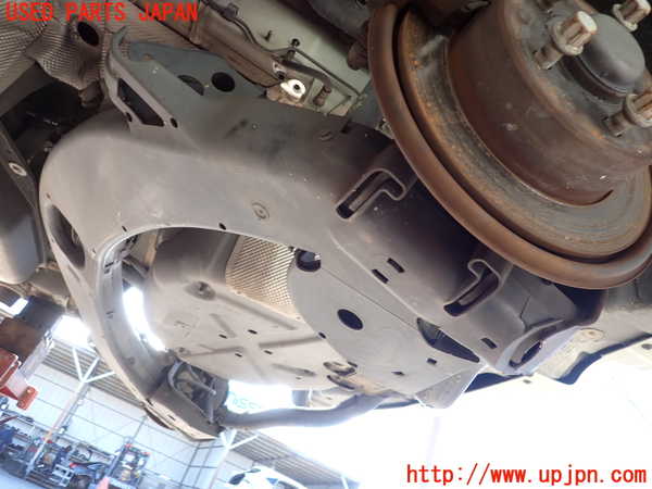 2UPJ-9233565380]ベンツ A180(169032)(169)リアアクスルビーム 中古_3