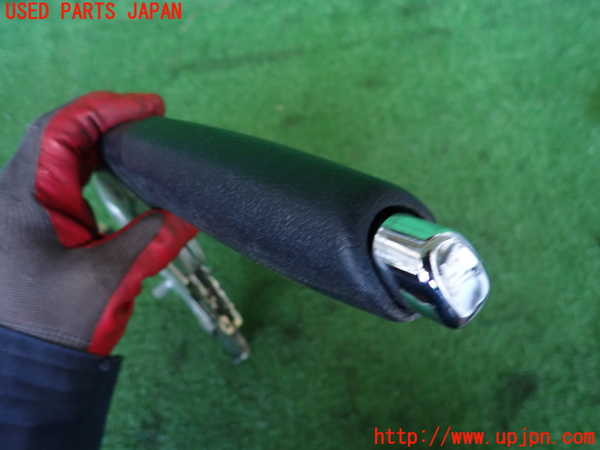 2UPJ-9233567550]ベンツ A180(169032)(169)サイドブレーキレバー 中古_3