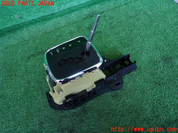 2UPJ-9233567555]ベンツ A180(169032)(169)ATシフトレバー 中古_2
