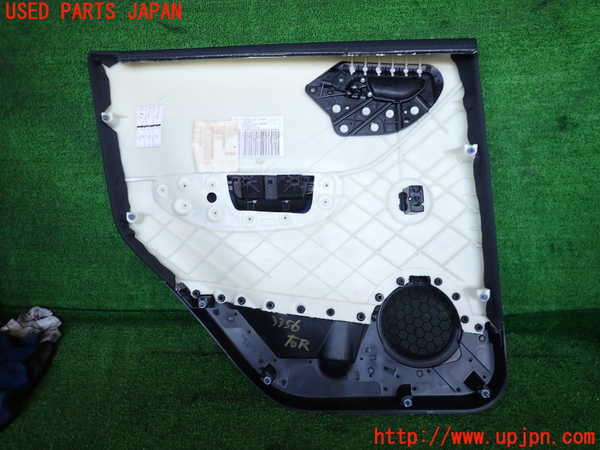 2UPJ-9233561294]ベンツ A180(169032)(169)右後ドア内張り 中古_2