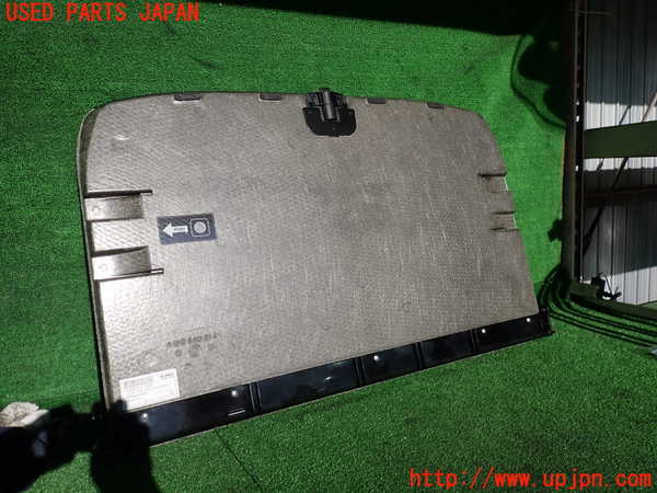 2UPJ-9233567771]ベンツ A180(169032)(169)ラゲッジトレイ1 中古_2