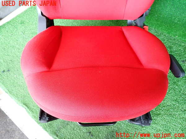 2UPJ-9233577035]フィアット・500(31209)運転席シート 中古_2