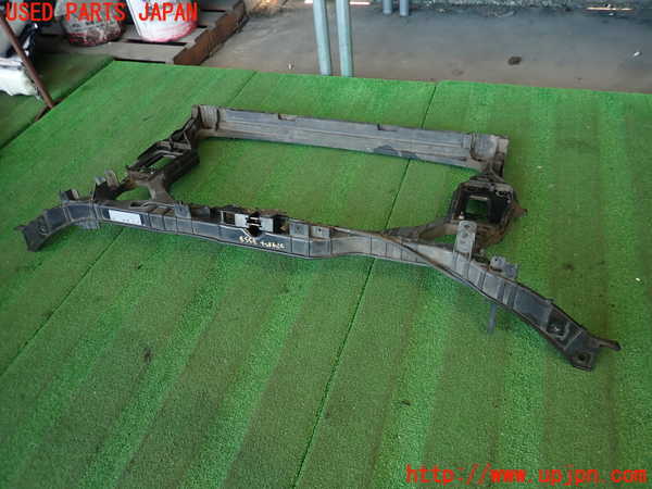 2UPJ-9233581041]アウディ・A4(8KCDN)コアサポート 中古_2