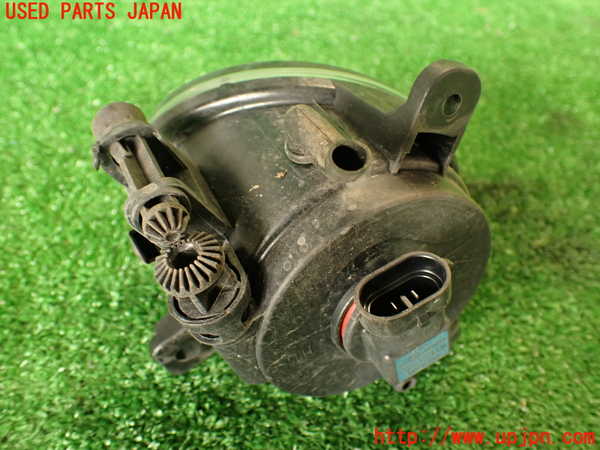 2UPJ-9233581182]アウディ・A4(8KCDN)左フォグ 中古_4