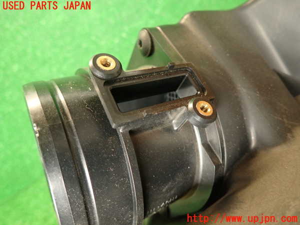 2UPJ-9233582560]アウディ・A4(8KCDN)エアクリーナーボックス 中古_3