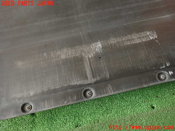 2UPJ-9233582170]アウディ・A4(8KCDN)エンジンアンダーカバー 中古_2