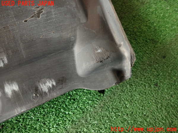 2UPJ-9233582170]アウディ・A4(8KCDN)エンジンアンダーカバー 中古_3