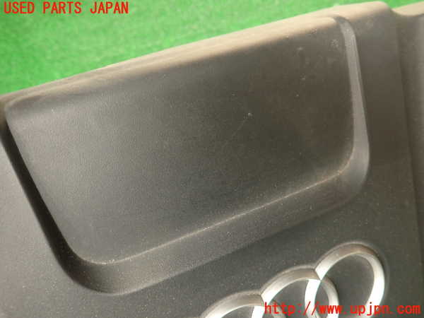 2UPJ-9233582160]アウディ・A4(8KCDN)エンジンアッパーカバー 中古_2