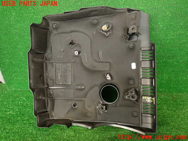 2UPJ-9233582160]アウディ・A4(8KCDN)エンジンアッパーカバー 中古_4