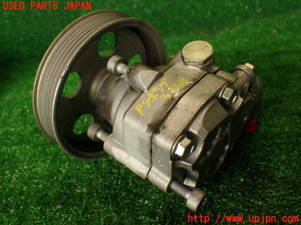 2UPJ-9233584250]アウディ・A4(8KCDN)パワステポンプ 中古_2