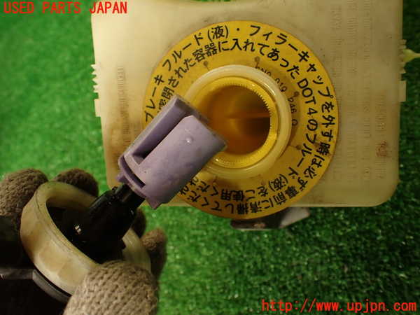 2UPJ-9233584050]アウディ・A4(8KCDN)ブレーキマスターシリンダー 中古_3