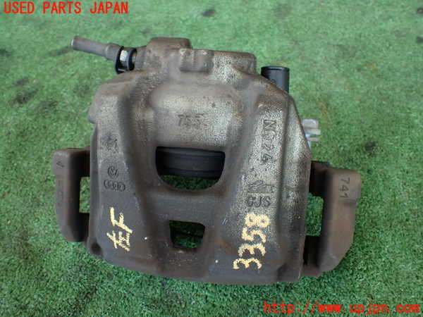 2UPJ-9233584085]アウディ・A4(8KCDN)左フロントキャリパー 中古_2
