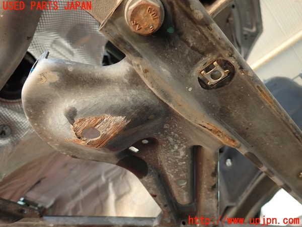 2UPJ-9233585285]アウディ・A4(8KCDN)フロントメンバー 中古_2