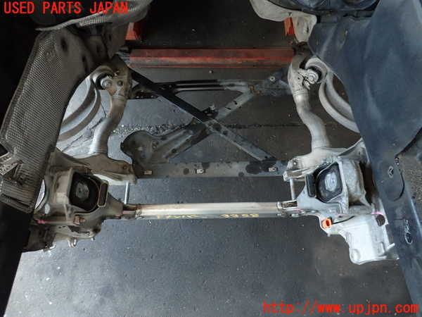 2UPJ-9233585285]アウディ・A4(8KCDN)フロントメンバー 中古_3