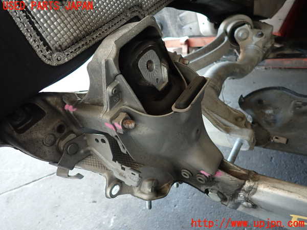 2UPJ-9233585285]アウディ・A4(8KCDN)フロントメンバー 中古_4