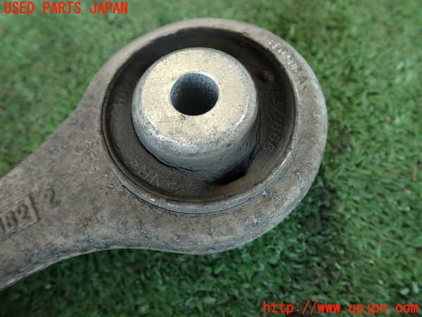 2UPJ-9233585126]アウディ・A4(8KCDN)右フロントアッパーアーム1 中古_3