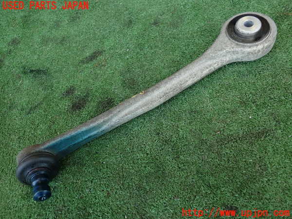 2UPJ-9233585136]アウディ・A4(8KCDN)左フロントアッパーアーム1 中古_2