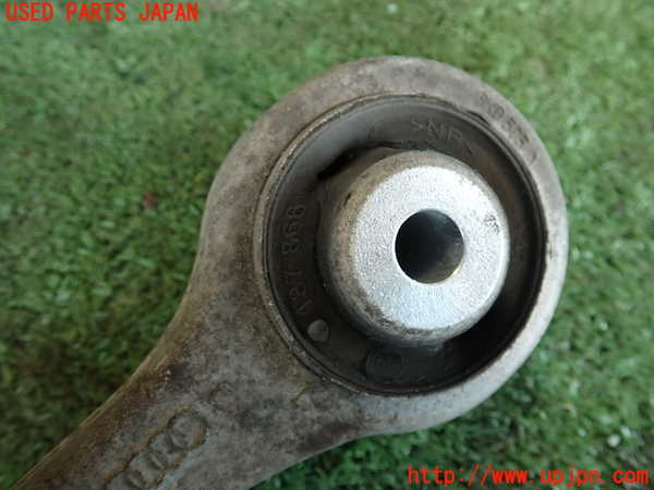 2UPJ-9233585136]アウディ・A4(8KCDN)左フロントアッパーアーム1 中古_3