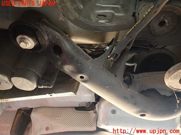 2UPJ-9233585295]アウディ・A4(8KCDN)リアメンバー 中古_3