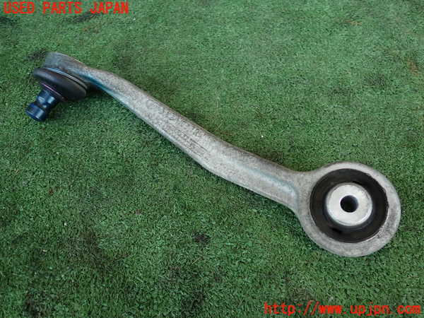 2UPJ-9233585127]アウディ・A4(8KCDN)右フロントアッパーアーム2 中古_2