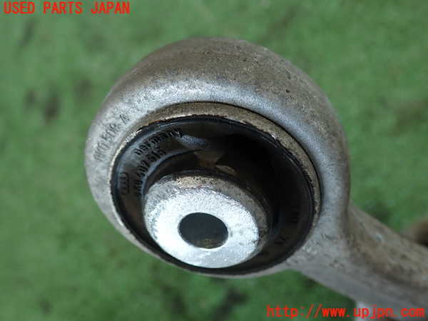 2UPJ-9233585137]アウディ・A4(8KCDN)左フロントアッパーアーム2 中古_3