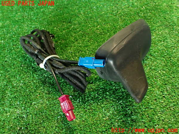 2UPJ-9233586550]アウディ・A4(8KCDN)アンテナ 中古_2