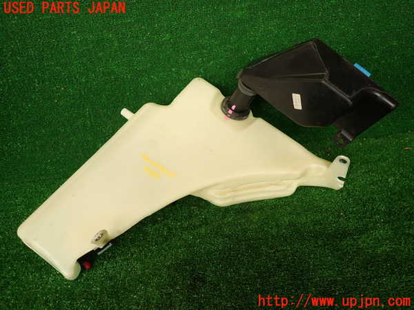 2UPJ-9233586791]アウディ・A4(8KCDN)ウォッシャータンク1 中古_2