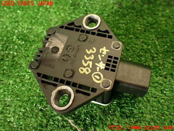 2UPJ-9233586381]アウディ・A4(8KCDN)センサー1 中古_2