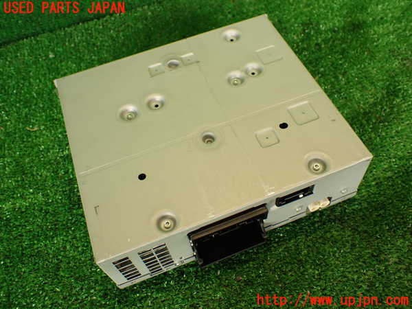 2UPJ-9233586146]アウディ・A4(8KCDN)コンピューター1 (ラジオチューナー) 中古_2