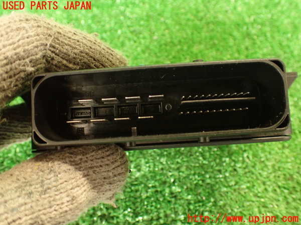 2UPJ-9233586147]アウディ・A4(8KCDN)コンピューター2 (パーキングブレーキコントロール) 中古_3