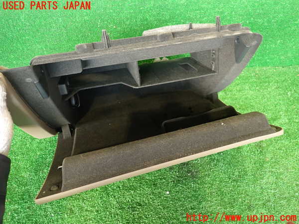 2UPJ-9233587516]アウディ・A4(8KCDN)グローブボックス1 中古_4