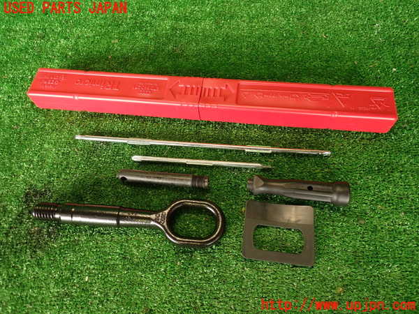 2UPJ-9233587805]アウディ・A4(8KCDN)車載工具 中古_2