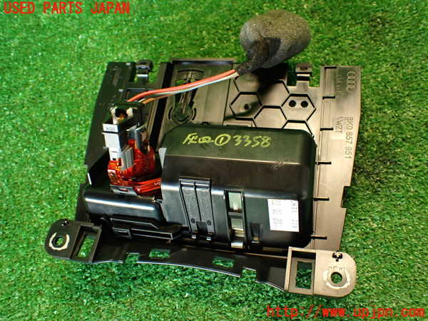 2UPJ-9233587821]アウディ・A4(8KCDN)灰皿1 中古_4