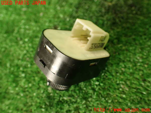 2UPJ-9233586280]アウディ・A4(8KCDN)ミラースイッチ 中古_2