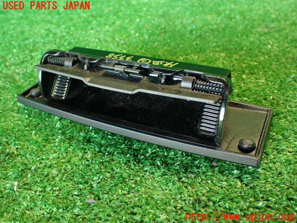 2UPJ-9233587822]アウディ・A4(8KCDN)灰皿2 中古_3